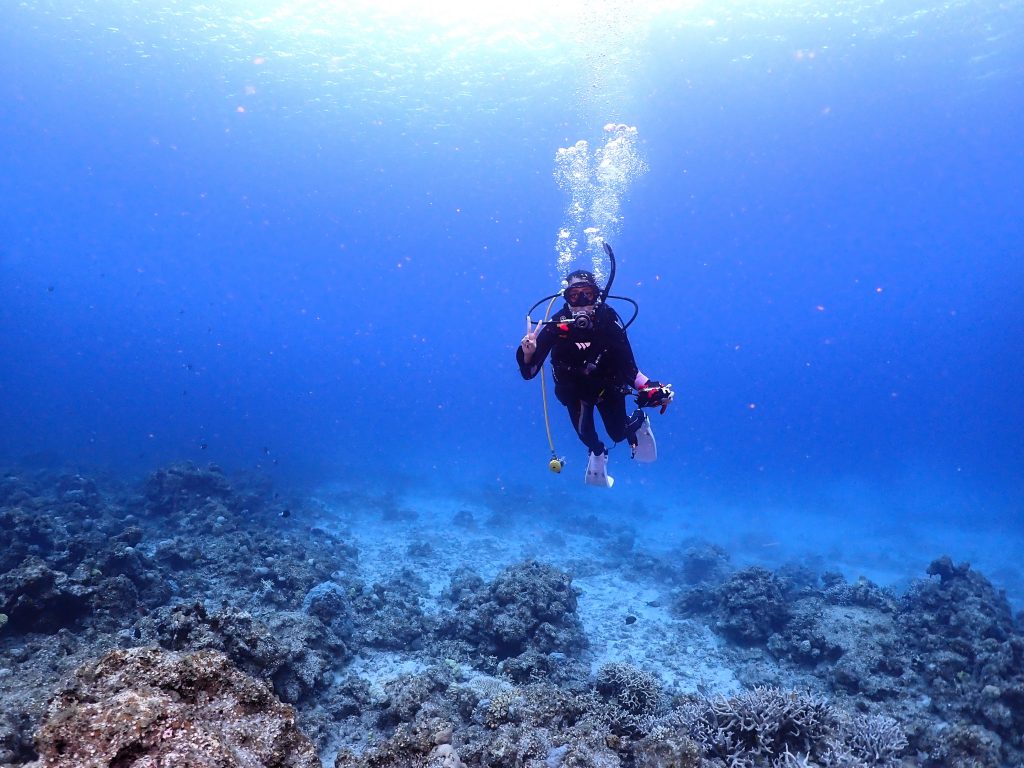 初めての沖縄の海に感動！写真を撮る手が止まりません！